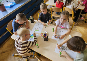 "Kropka w roli głównej..."- grupa IV