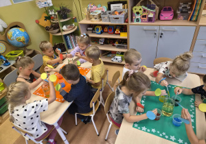 „ Każdy swoją kropkę ma ….” - Międzynarodowy Dzień Kropki w grupie IX