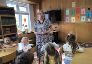 Świętujemy Międzynarodowy Dzień Kropki z filią „Medyczną” MBP w Koninie – gr. XI