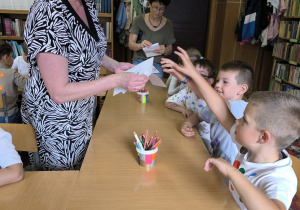 Świętujemy Międzynarodowy Dzień Kropki z filią „Medyczną” MBP w Koninie – gr. XI
