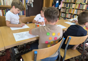 Świętujemy Międzynarodowy Dzień Kropki z filią „Medyczną” MBP w Koninie – gr. XI