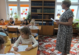 Świętujemy Międzynarodowy Dzień Kropki z filią „Medyczną” MBP w Koninie – gr. XI