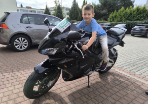 „Brrruum! Cała naprzód ku nowej przygodzie…!”- czyli wizyta tatusia Antosi z gr. XI i jego fascynująca pasja do motorów