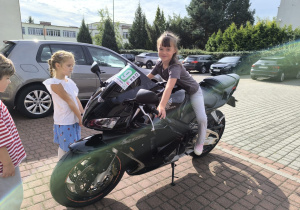 „Brrruum! Cała naprzód ku nowej przygodzie…!”- czyli wizyta tatusia Antosi z gr. XI i jego fascynująca pasja do motorów
