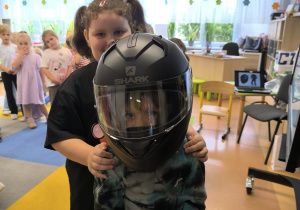 „Brrruum! Cała naprzód ku nowej przygodzie…!”- czyli wizyta tatusia Antosi z gr. XI i jego fascynująca pasja do motorów