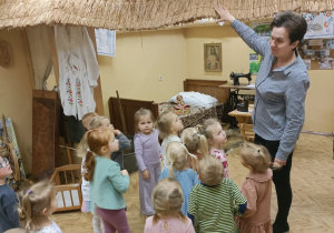 Wizyta w przedszkolnym mini – muzeum „Na szlaku historii” – Grupa I