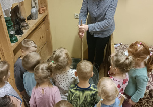 Wizyta w przedszkolnym mini – muzeum „Na szlaku historii” – Grupa I