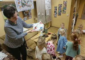 Wizyta w przedszkolnym mini – muzeum „Na szlaku historii” – Grupa I