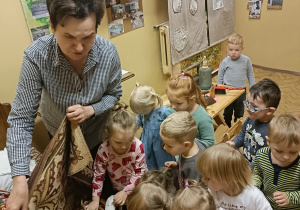 Wizyta w przedszkolnym mini – muzeum „Na szlaku historii” – Grupa I