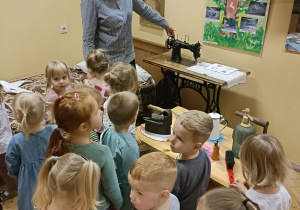 Wizyta w przedszkolnym mini – muzeum „Na szlaku historii” – Grupa I