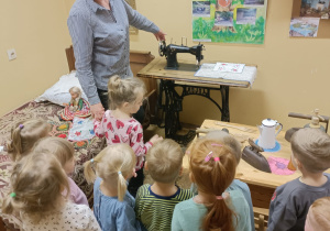 Wizyta w przedszkolnym mini – muzeum „Na szlaku historii” – Grupa I