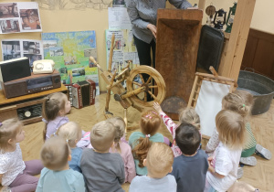 Wizyta w przedszkolnym mini – muzeum „Na szlaku historii” – Grupa I