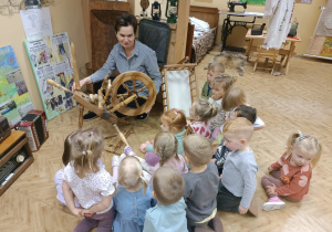 Wizyta w przedszkolnym mini – muzeum „Na szlaku historii” – Grupa I