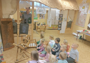 Wizyta w przedszkolnym mini – muzeum „Na szlaku historii” – Grupa I