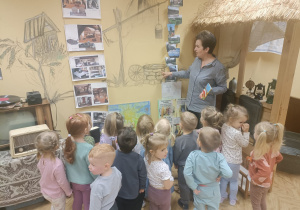 Wizyta w przedszkolnym mini – muzeum „Na szlaku historii” – Grupa I