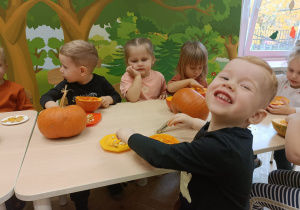 W krainie dyni – jesienna przygoda trzylatków