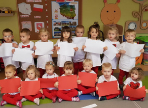 KTO TY JESTEŚ ? POLAK MAŁY! ... krótka lekcja dla małego patrioty w grupie X