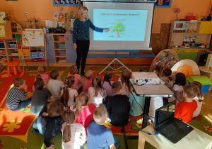 „Jestem przyjacielem drzewa” – projekt edukacyjny w grupie VII