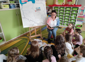 „ Z legendą przez Polskę” – projekt czytelniczy i patriotyczny w grupie VI