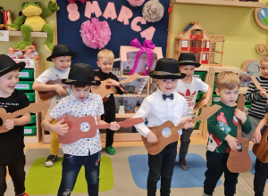 „ Każda dama, mała…duża…8 marca swoje święto ma…” – grupa X