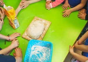 Projekt edukacyjny „WIOSENNIE, ZDROWO, WARZYWNIE, OWOCOWO” w GR XII