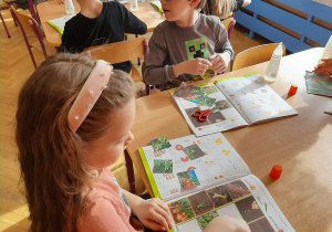 „Co wyrośnie z naszych cebulek?" – projekt edukacyjny w grupie VII