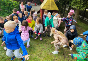 „PRZEDSZKOLAKI W TERENIE- MIEJSKA EDUKACJA OUTDOROWA”- gr. XII i XII