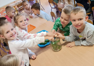 Projekt edukacyjny „Śladami jesieni” w gr. VII