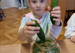 Projekt edukacyjny „Śladami jesieni” w gr. VII