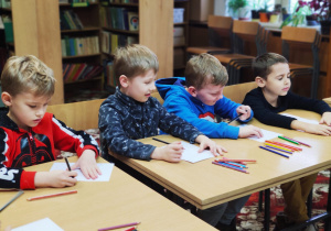 "Gdzie mieszkają mole książkowe?"- czyli gr. XI i XII z wizytą w bibliotece