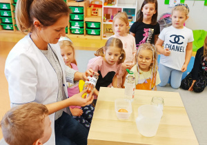 Innowacja pedagogiczna w grupie XII „Mali Einsteini w świecie eksperymentów” – część I.