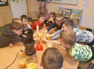 Witaminki dla chłopczyka i dziewczynki - zajęcia edukacyjno - kulinarne w gr. VIII