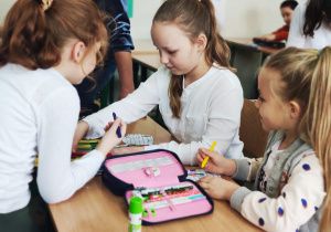 Z wizytą w Szkole Podstawowej nr 1- czyli zwiedzamy...i poznajemy pracę mamy Kornelki- gr. XII