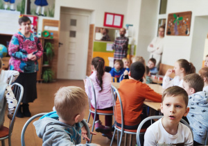 Z wizytą w Szkole Podstawowej nr 1- czyli zwiedzamy...i poznajemy pracę mamy Kornelki- gr. XII