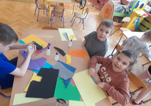 "Mali wielcy odkrywcy" projekt edukacyjny w gr. VII