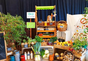 "Skąd się biorą produkty ekologiczne?"- program edukacyjny w gr. XII