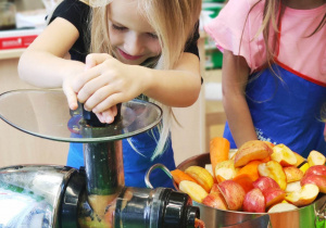 "Skąd się biorą produkty ekologiczne?"- program edukacyjny w gr. XII