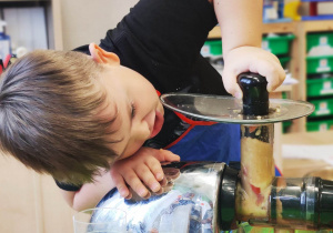 "Skąd się biorą produkty ekologiczne?"- program edukacyjny w gr. XII