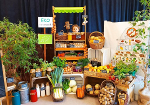 "Skąd się biorą produkty ekologiczne?"- program edukacyjny w gr. XII