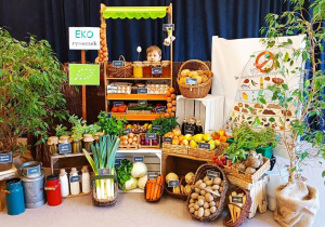 "Skąd się biorą produkty ekologiczne?"- program edukacyjny w gr. XII