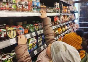 "Skąd się biorą produkty ekologiczne?"- program edukacyjny w gr. XII