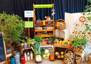 "Skąd się biorą produkty ekologiczne?"- program edukacyjny w gr. XII