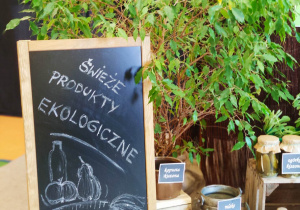 "Skąd się biorą produkty ekologiczne?"- program edukacyjny w gr. XII