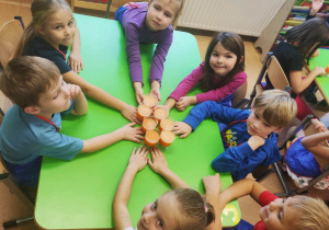 "Skąd się biorą produkty ekologiczne?"- program edukacyjny w gr. XII