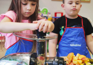 "Skąd się biorą produkty ekologiczne?"- program edukacyjny w gr. XII