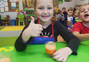 "Skąd się biorą produkty ekologiczne?"- program edukacyjny w gr. XII