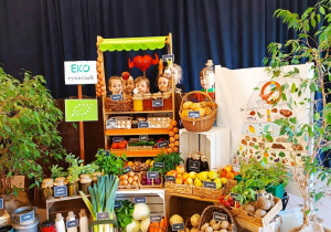 "Skąd się biorą produkty ekologiczne?"- program edukacyjny w gr. XII