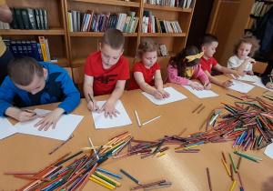 Projekt edukacyjny pt. „W świecie książek”- w grupie VII