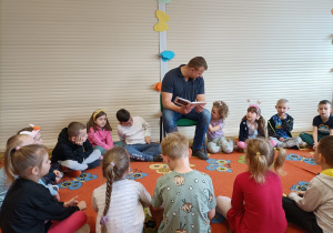 Projekt edukacyjny pt. „W świecie książek”- w grupie VII