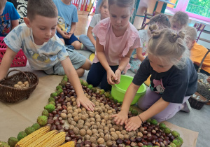 Sensoryczne poszukiwanie jesieni w gr VII